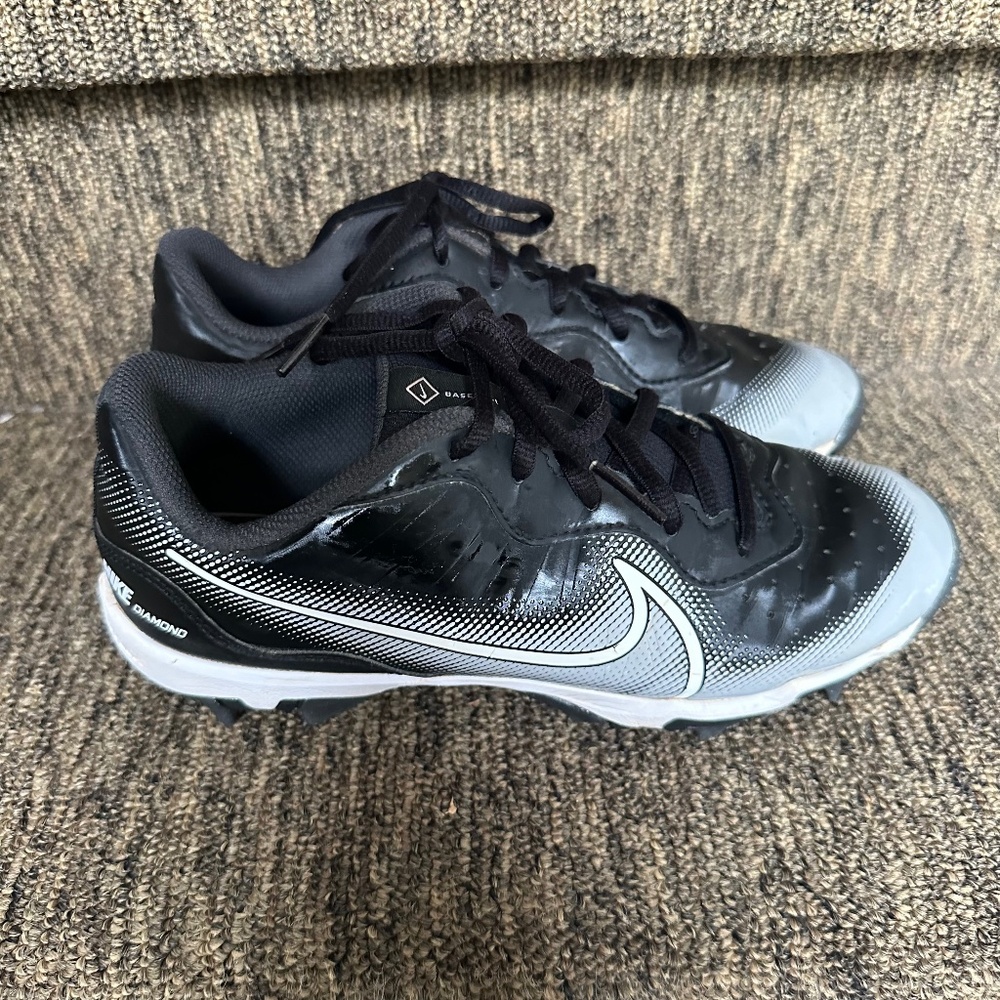 Bassball Nike Diamond Nike Fast Flex Cleats talla 5Y.